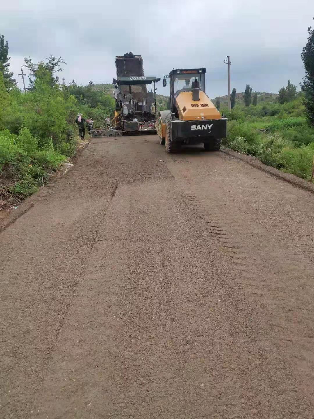 沥青路面在使用过程中色泽的变化主要原因